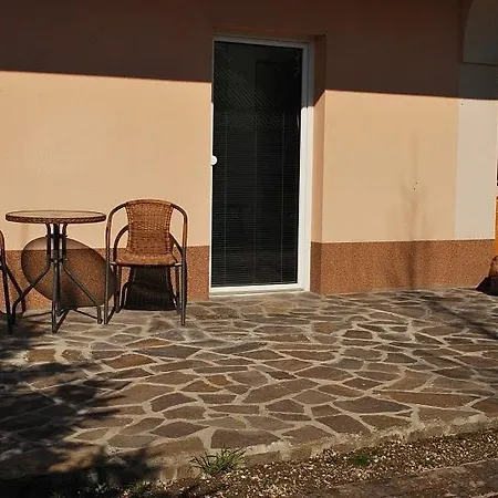 Lavric * Nova Vas (Bloke)