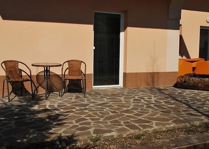 Lavric * Nova Vas (Bloke)