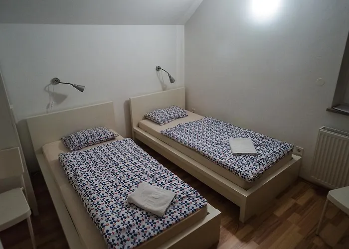 Lavric * Nova Vas (Bloke)